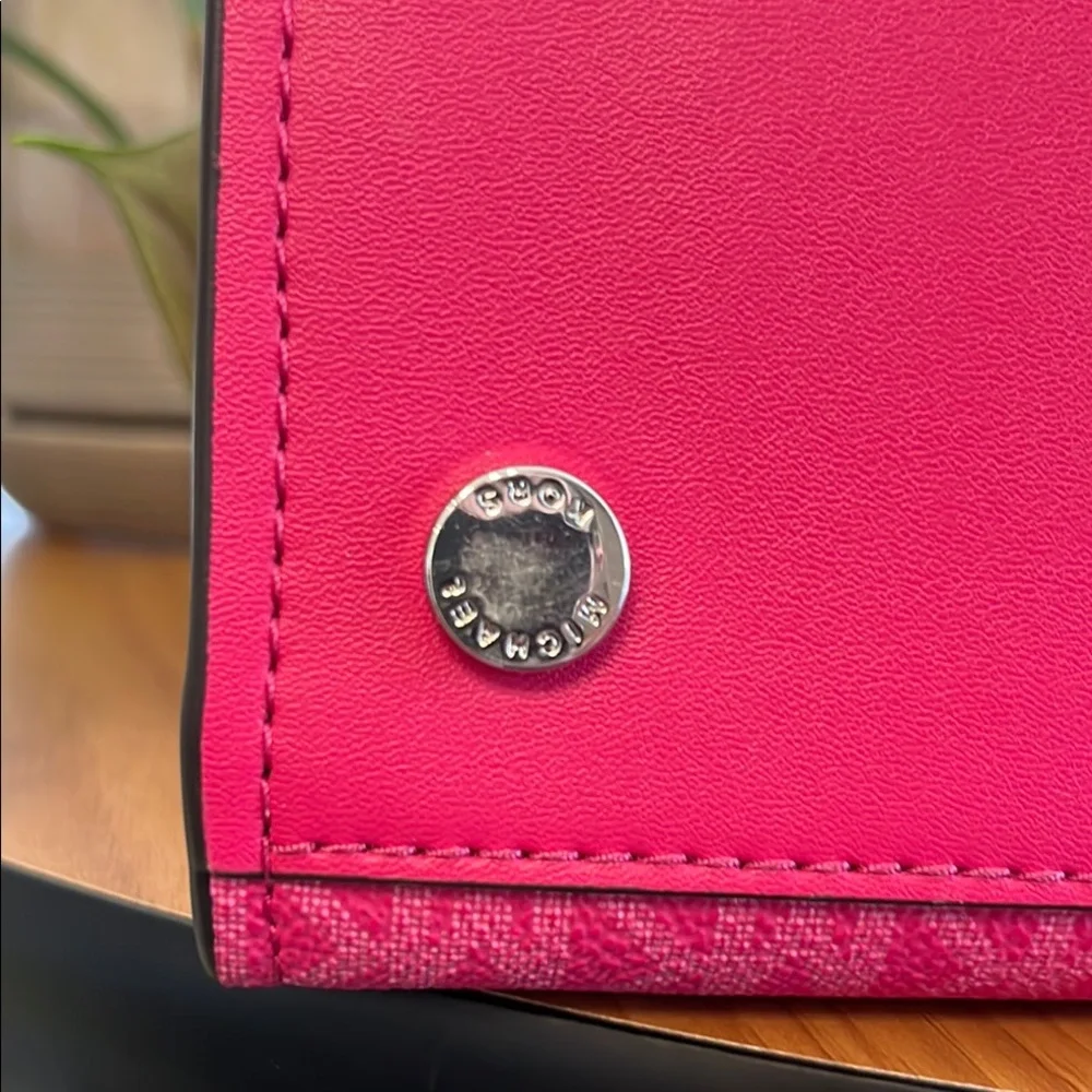 Michael Kors Dragonfruit MD Satchel NWT - Picture 9 of 16